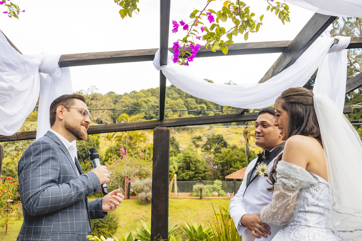 Fotos Casamento Casal Noivos Lauren e Thiago em Poços de Caldas Minas Gerais cidade do interior de MG imagens pelo fotografo Denis Silveira Especializado em Casamentos