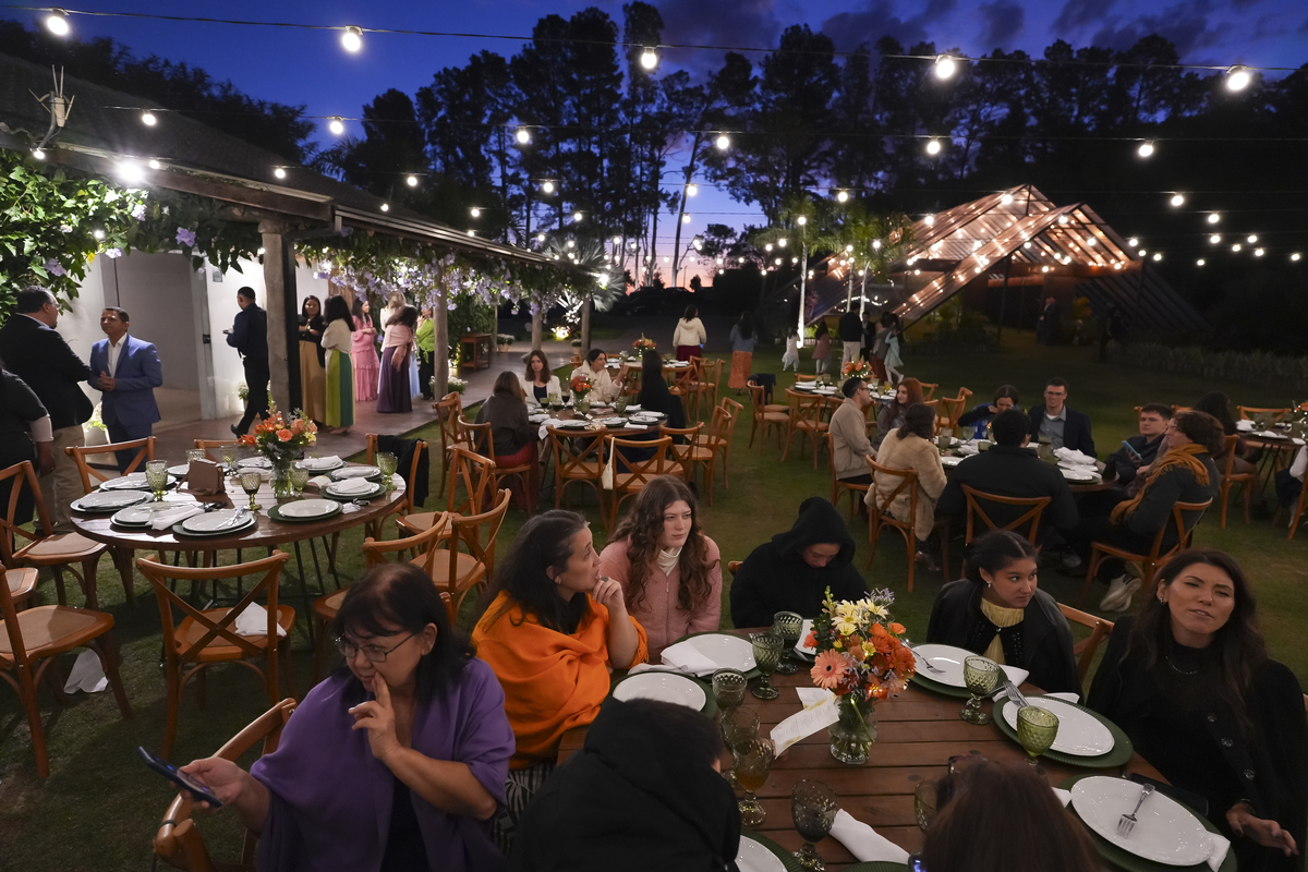 Fotos Casamento em Fazenda São José Evento em Aracoiaba da Serra SP Casal de Noivos Vanessa e Luiz Carlos Cerimonia de Matrimonio de Dia no Campo ao Ar livre Imagens pelo Fotografo Denis Silveira Especializado em Fotografia de Casamentos