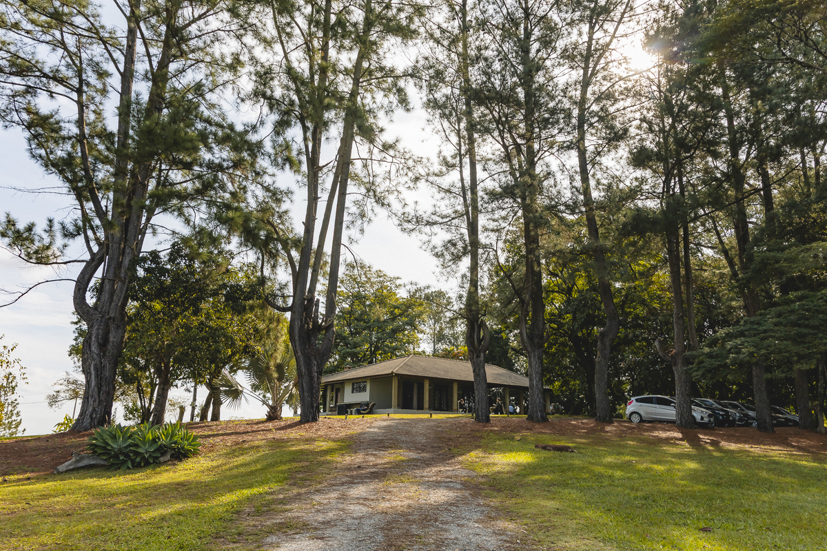 Fotos Casamento em Fazenda São José Evento em Aracoiaba da Serra SP Casal de Noivos Vanessa e Luiz Carlos Cerimonia de Matrimonio de Dia no Campo ao Ar livre Imagens pelo Fotografo Denis Silveira Especializado em Fotografia de Casamentos