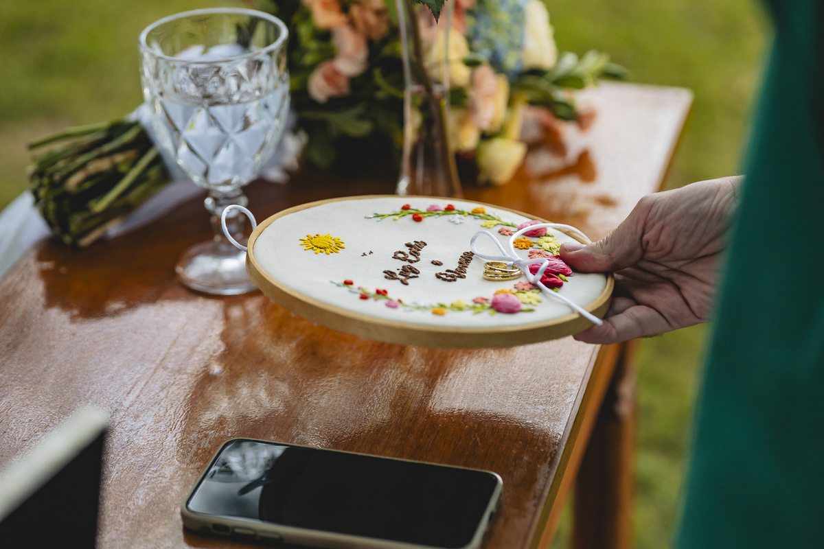 Fotos Casamento em Fazenda São José Evento em Aracoiaba da Serra SP Casal de Noivos Vanessa e Luiz Carlos Cerimonia de Matrimonio de Dia no Campo ao Ar livre Imagens pelo Fotografo Denis Silveira Especializado em Fotografia de Casamentos