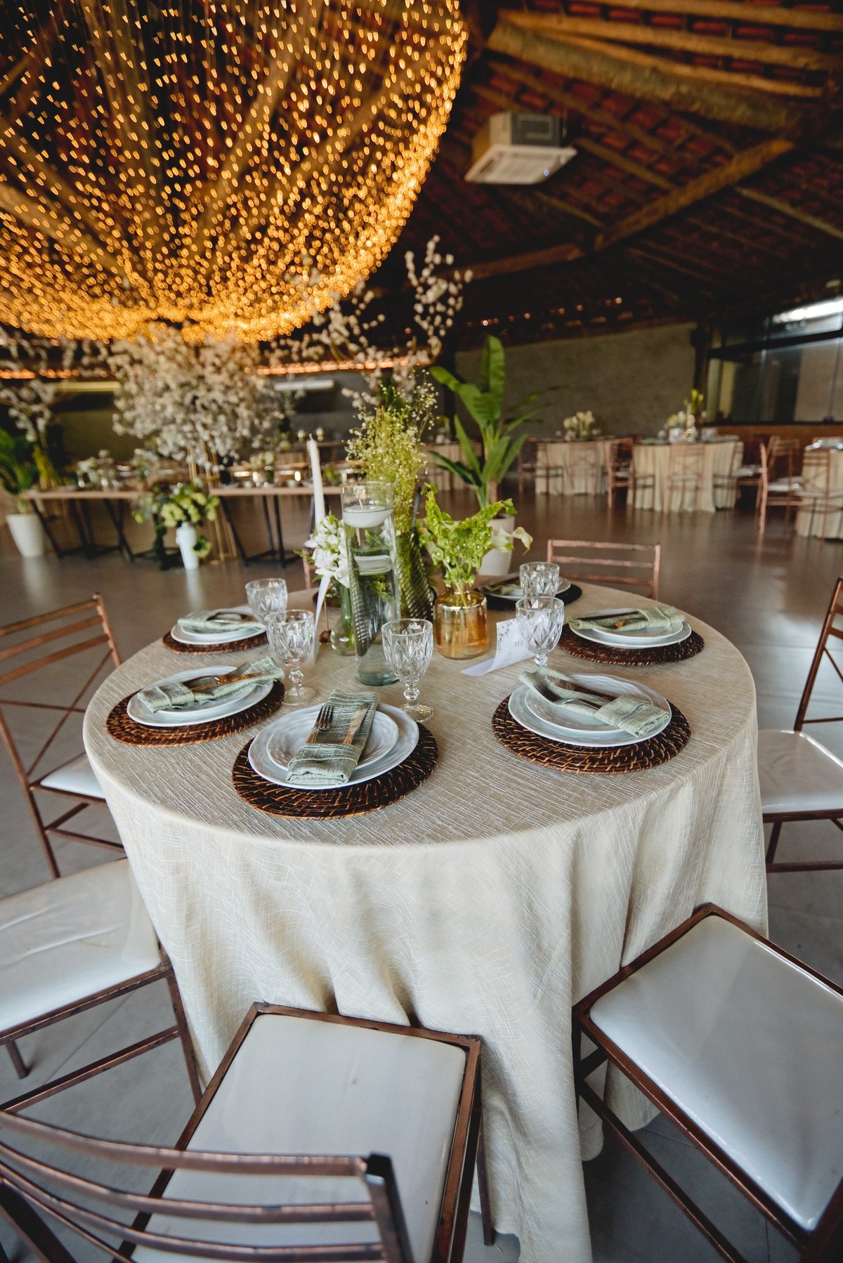 Fotos Casamento Itupeva SP Lagoa Santa Rita Eventos Casal Noivos Caroline e Kaue Casamento ao Ar Livre imagens pelo Fotografo Denis Silveira Especializado em Casamentos