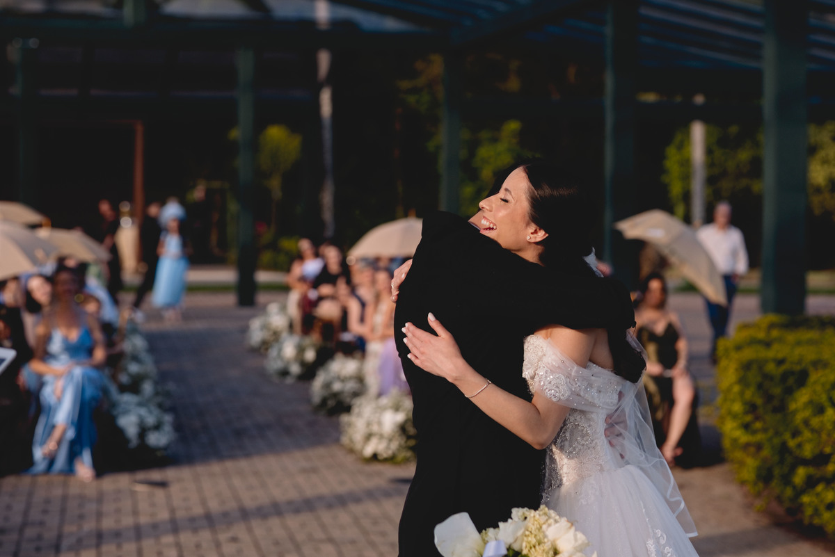 Fotos Casamento Itupeva SP Lagoa Santa Rita Eventos Casal Noivos Caroline e Kaue Casamento ao Ar Livre imagens pelo Fotografo Denis Silveira Especializado em Casamentos