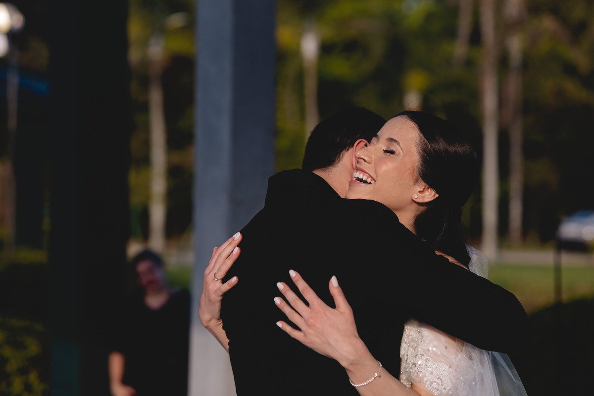 Fotos Casamento Itupeva SP Lagoa Santa Rita Eventos Casal Noivos Caroline e Kaue Casamento ao Ar Livre imagens pelo Fotografo Denis Silveira Especializado em Casamentos