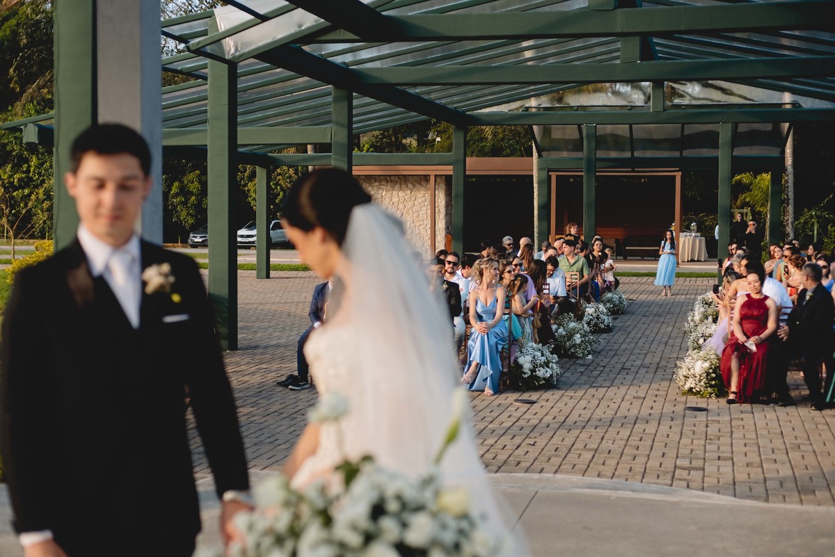 Fotos Casamento Itupeva SP Lagoa Santa Rita Eventos Casal Noivos Caroline e Kaue Casamento ao Ar Livre imagens pelo Fotografo Denis Silveira Especializado em Casamentos