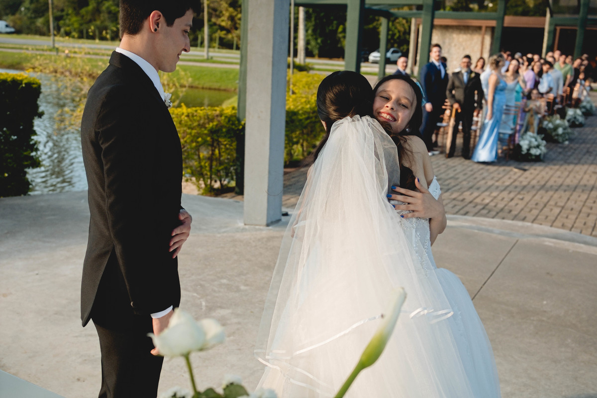 Fotos Casamento Itupeva SP Lagoa Santa Rita Eventos Casal Noivos Caroline e Kaue Casamento ao Ar Livre imagens pelo Fotografo Denis Silveira Especializado em Casamentos
