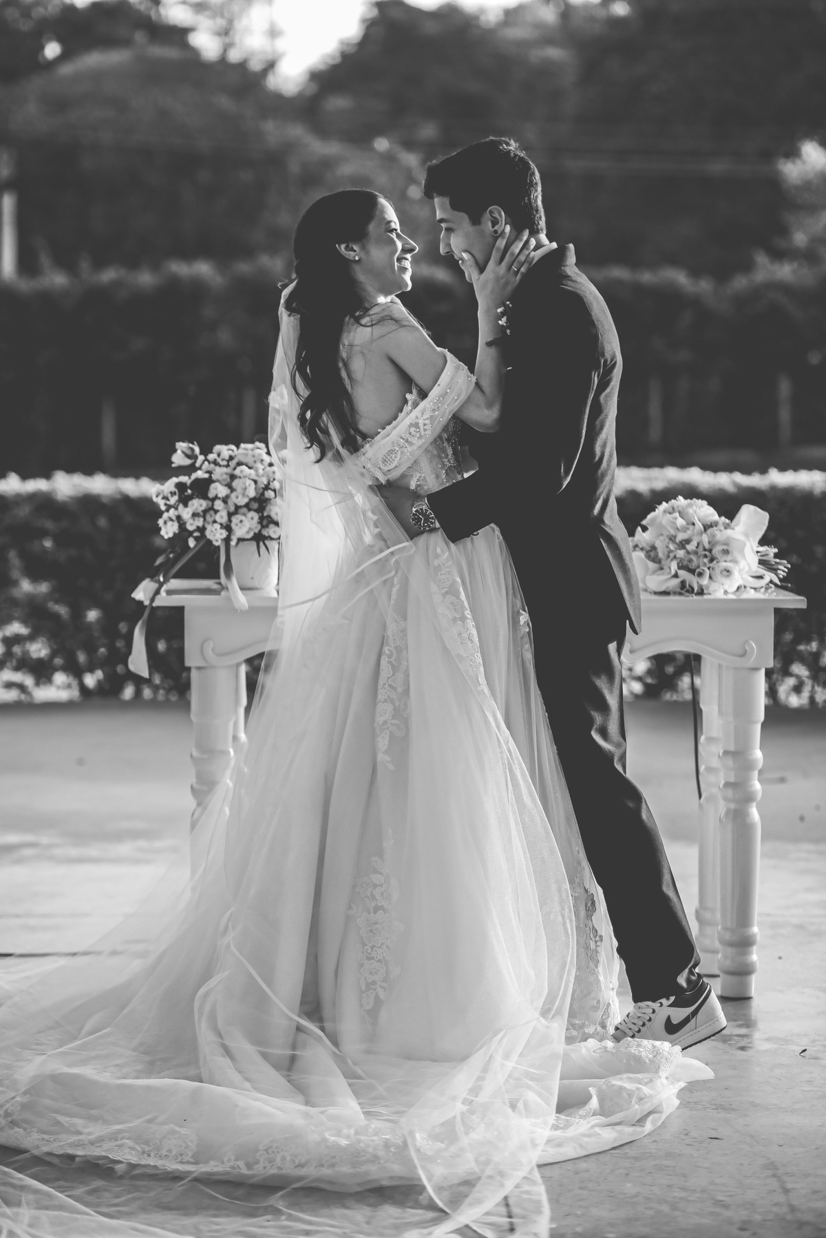 Fotos Casamento Itupeva SP Lagoa Santa Rita Eventos Casal Noivos Caroline e Kaue Casamento ao Ar Livre imagens pelo Fotografo Denis Silveira Especializado em Casamentos