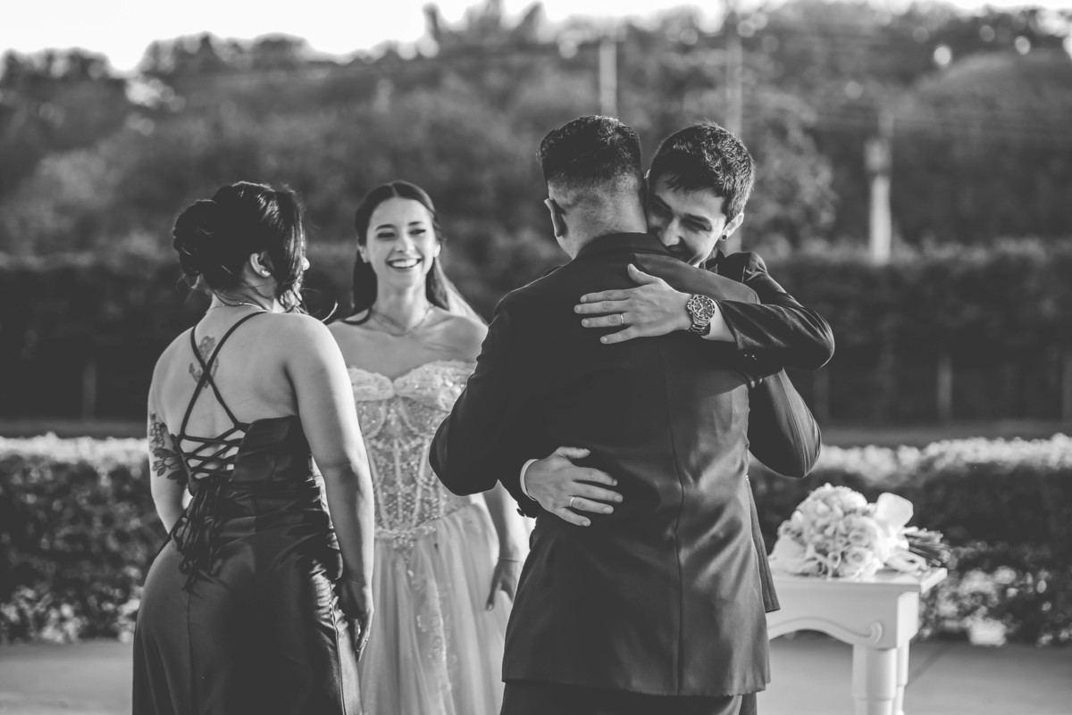 Fotos Casamento Itupeva SP Lagoa Santa Rita Eventos Casal Noivos Caroline e Kaue Casamento ao Ar Livre imagens pelo Fotografo Denis Silveira Especializado em Casamentos
