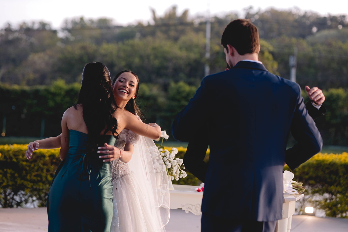 Fotos Casamento Itupeva SP Lagoa Santa Rita Eventos Casal Noivos Caroline e Kaue Casamento ao Ar Livre imagens pelo Fotografo Denis Silveira Especializado em Casamentos