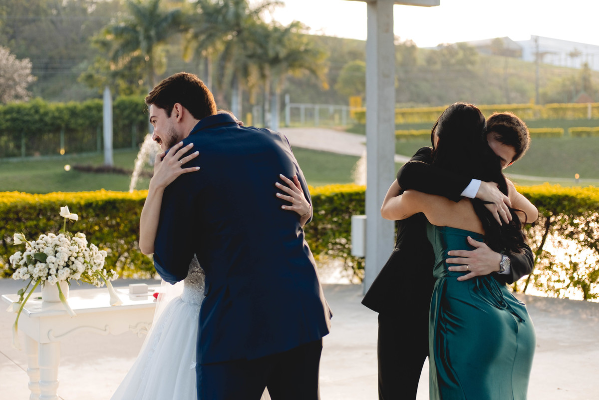 Fotos Casamento Itupeva SP Lagoa Santa Rita Eventos Casal Noivos Caroline e Kaue Casamento ao Ar Livre imagens pelo Fotografo Denis Silveira Especializado em Casamentos