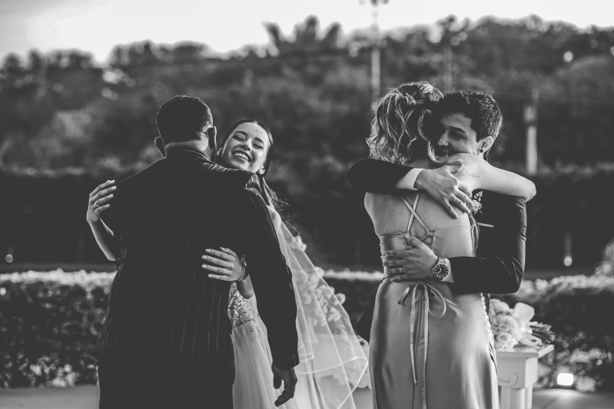 Fotos Casamento Itupeva SP Lagoa Santa Rita Eventos Casal Noivos Caroline e Kaue Casamento ao Ar Livre imagens pelo Fotografo Denis Silveira Especializado em Casamentos