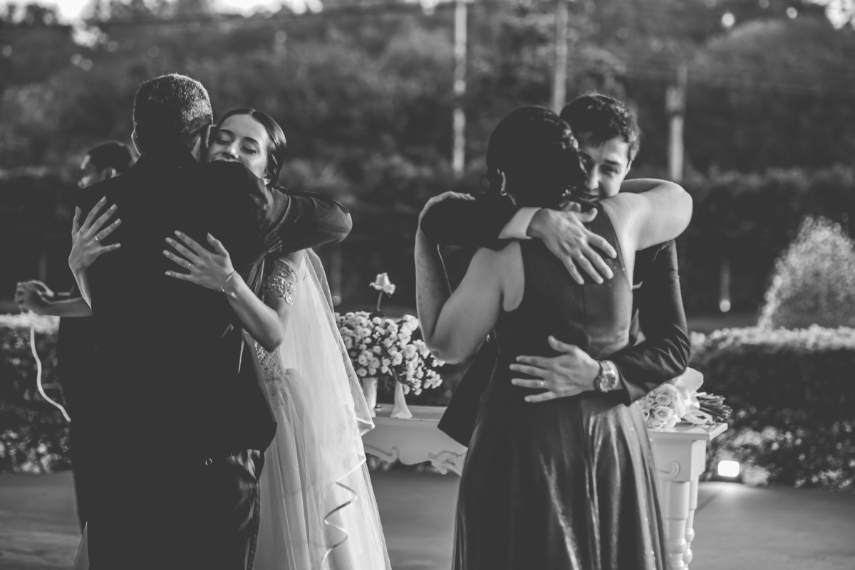 Fotos Casamento Itupeva SP Lagoa Santa Rita Eventos Casal Noivos Caroline e Kaue Casamento ao Ar Livre imagens pelo Fotografo Denis Silveira Especializado em Casamentos