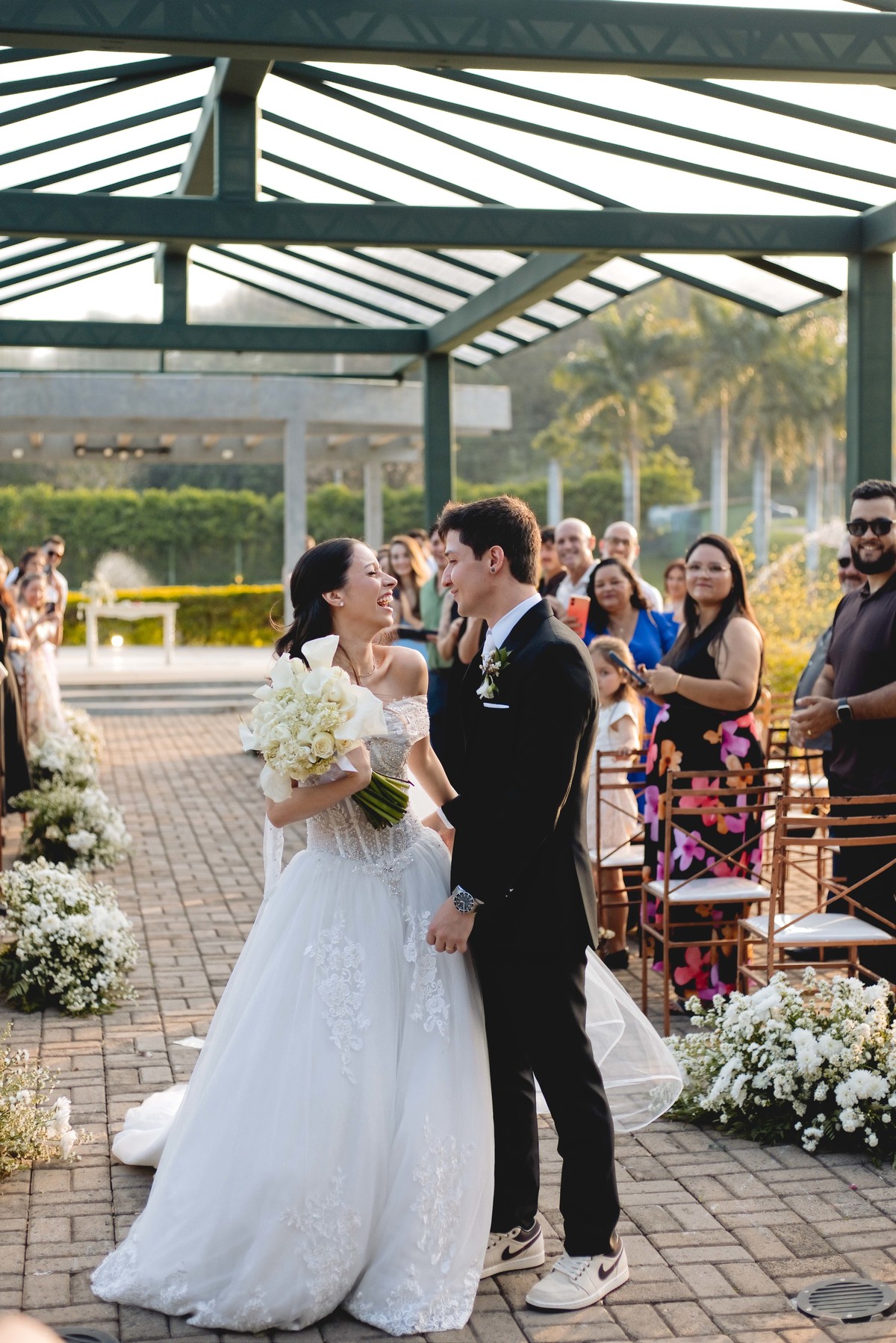 Fotos Casamento Itupeva SP Lagoa Santa Rita Eventos Casal Noivos Caroline e Kaue Casamento ao Ar Livre imagens pelo Fotografo Denis Silveira Especializado em Casamentos