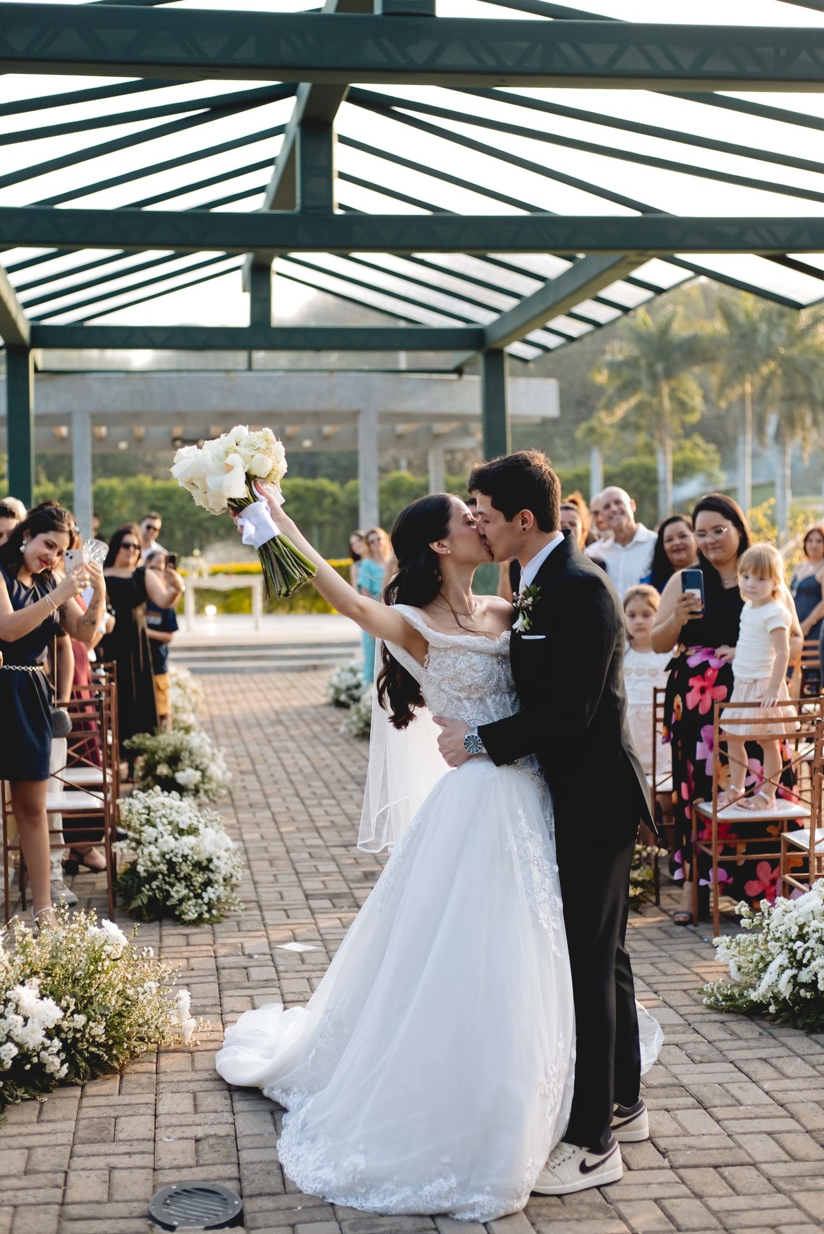 Fotos Casamento Itupeva SP Lagoa Santa Rita Eventos Casal Noivos Caroline e Kaue Casamento ao Ar Livre imagens pelo Fotografo Denis Silveira Especializado em Casamentos