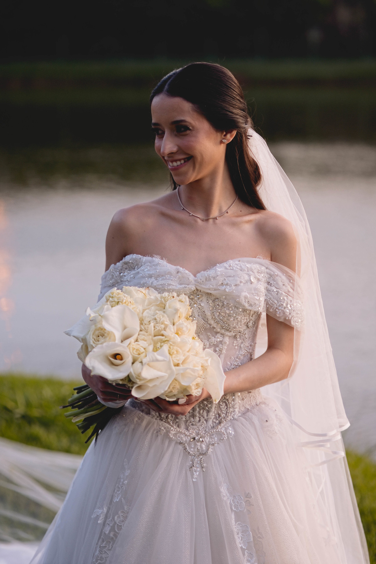 Fotos Casamento Itupeva SP Lagoa Santa Rita Eventos Casal Noivos Caroline e Kaue Casamento ao Ar Livre imagens pelo Fotografo Denis Silveira Especializado em Casamentos