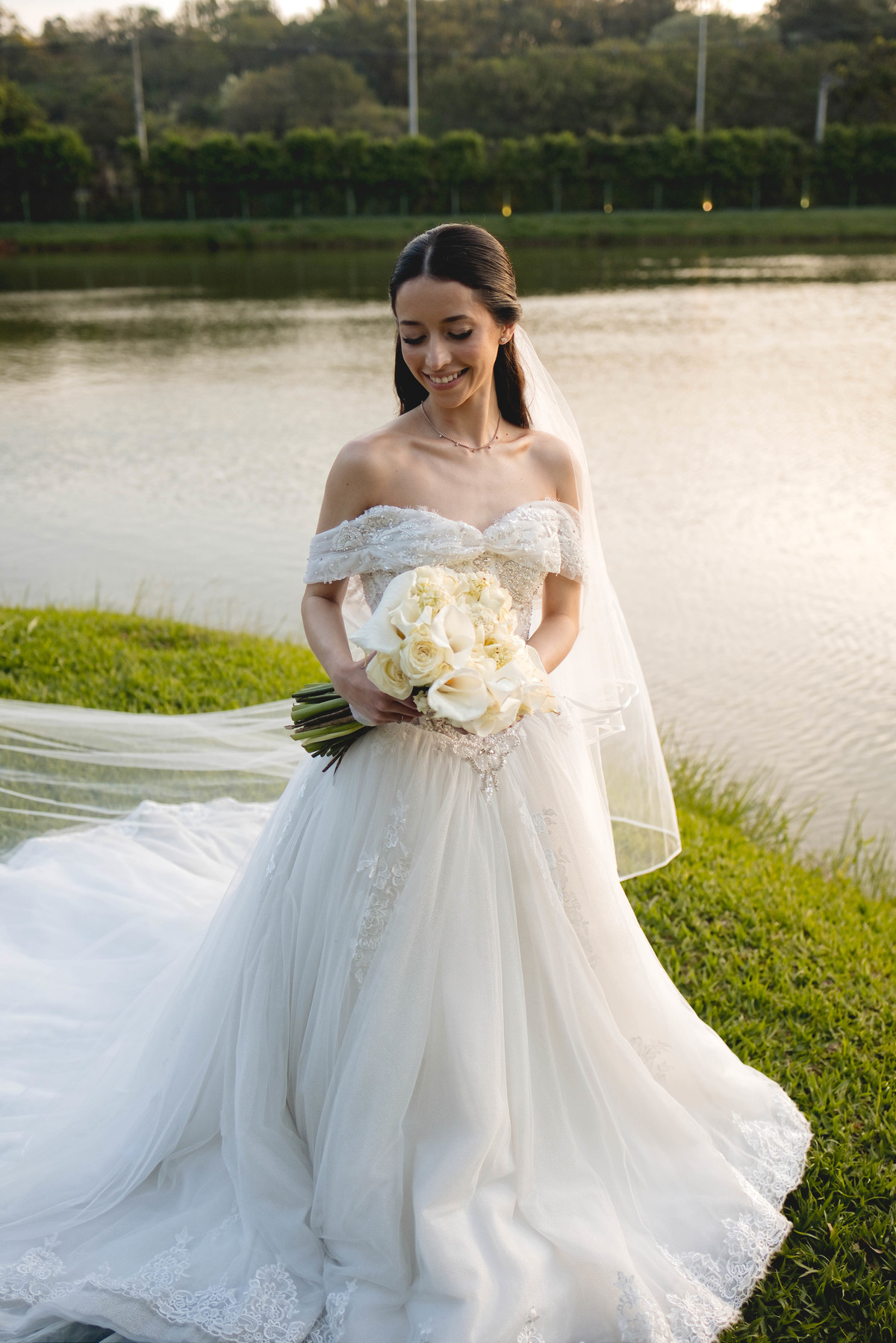 Fotos Casamento Itupeva SP Lagoa Santa Rita Eventos Casal Noivos Caroline e Kaue Casamento ao Ar Livre imagens pelo Fotografo Denis Silveira Especializado em Casamentos