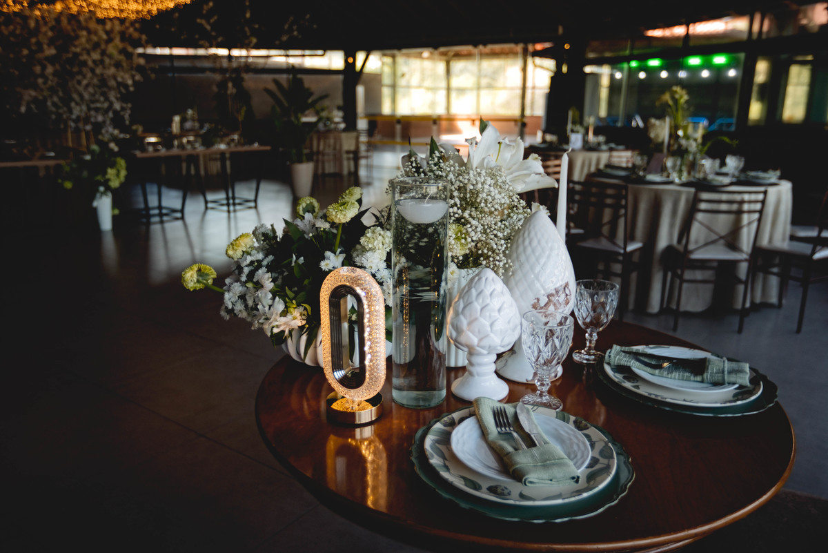 Fotos Casamento Itupeva SP Lagoa Santa Rita Eventos Casal Noivos Caroline e Kaue Casamento ao Ar Livre imagens pelo Fotografo Denis Silveira Especializado em Casamentos