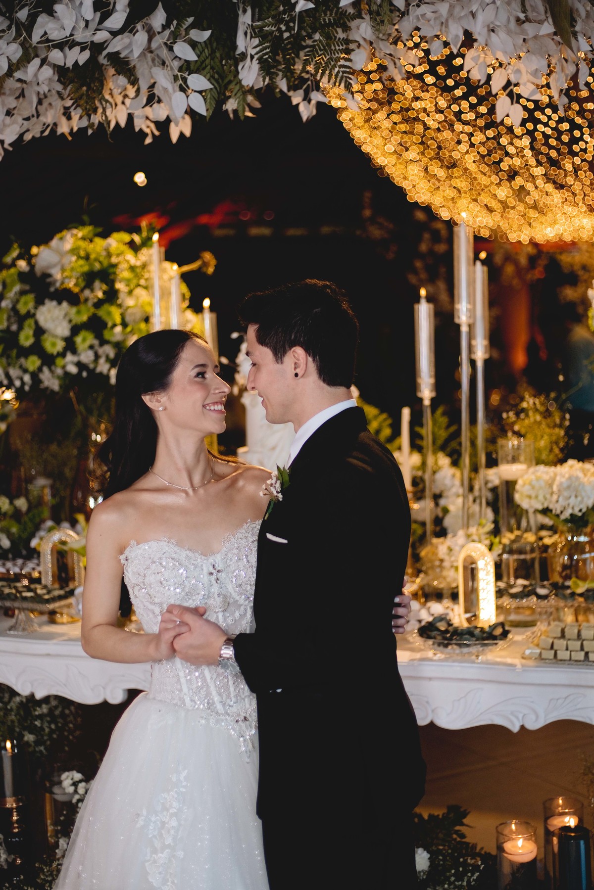 Fotos Casamento Itupeva SP Lagoa Santa Rita Eventos Casal Noivos Caroline e Kaue Casamento ao Ar Livre imagens pelo Fotografo Denis Silveira Especializado em Casamentos