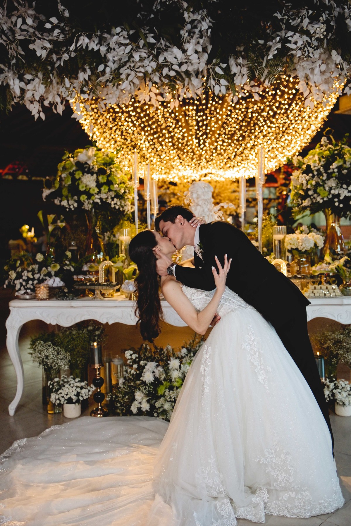 Fotos Casamento Itupeva SP Lagoa Santa Rita Eventos Casal Noivos Caroline e Kaue Casamento ao Ar Livre imagens pelo Fotografo Denis Silveira Especializado em Casamentos