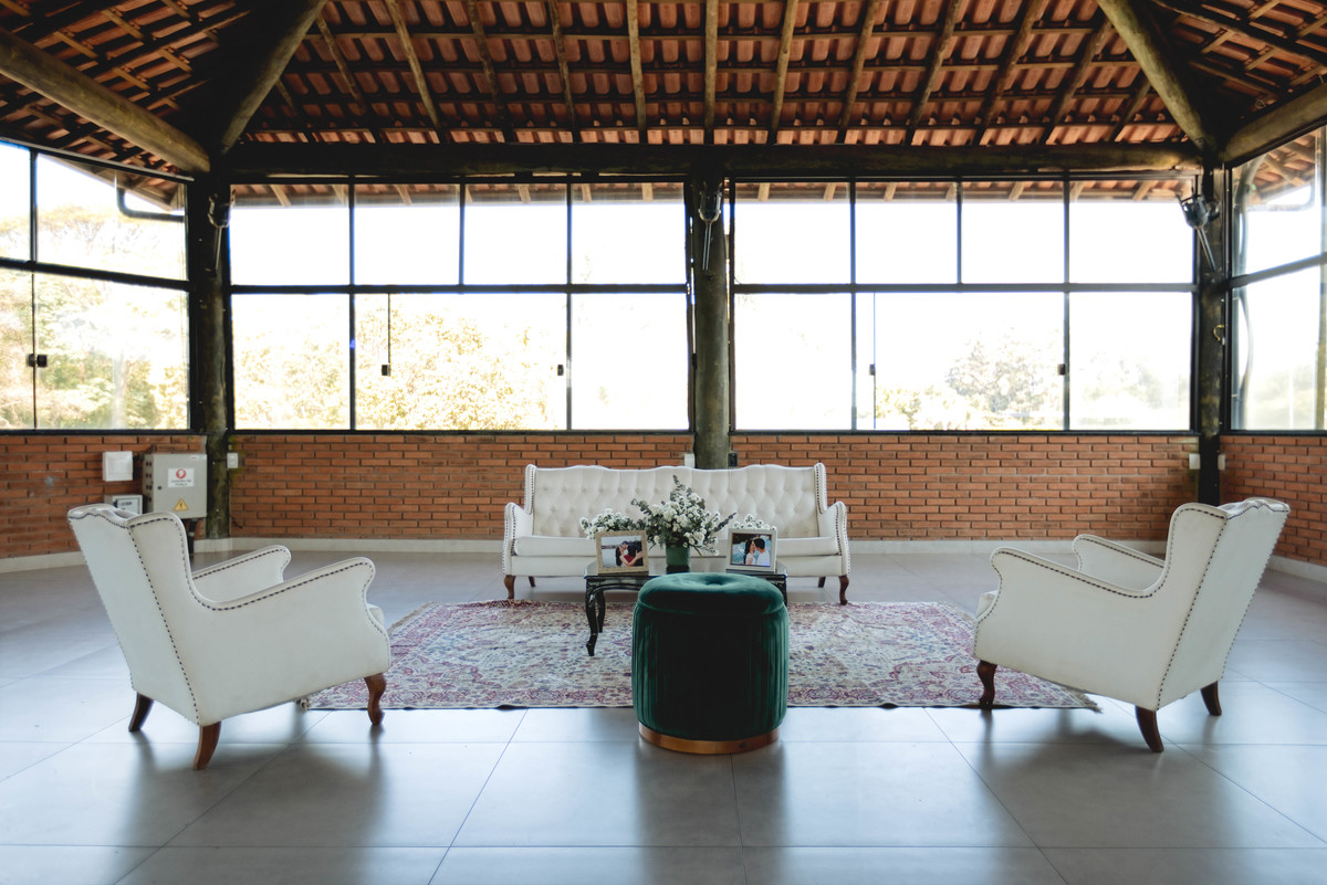 Fotos Casamento Itupeva SP Lagoa Santa Rita Eventos Casal Noivos Caroline e Kaue Casamento ao Ar Livre imagens pelo Fotografo Denis Silveira Especializado em Casamentos