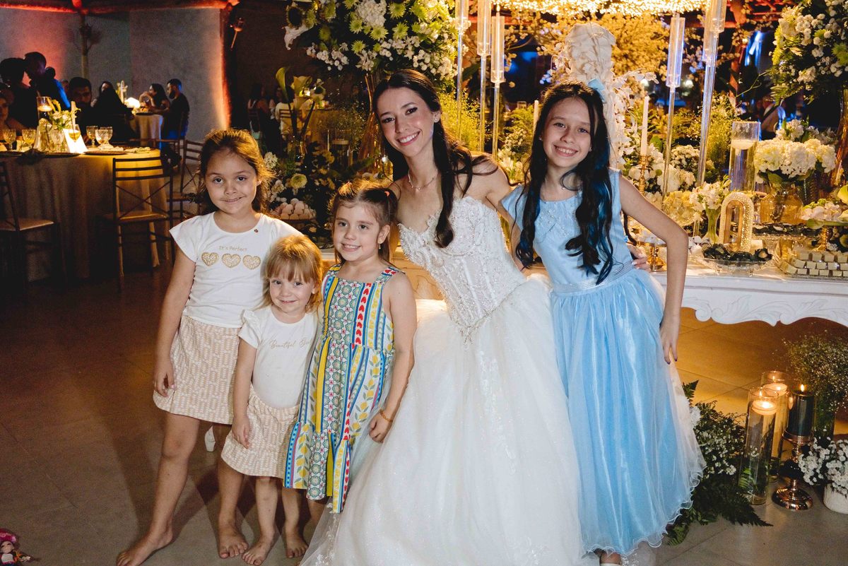 Fotos Casamento Itupeva SP Lagoa Santa Rita Eventos Casal Noivos Caroline e Kaue Casamento ao Ar Livre imagens pelo Fotografo Denis Silveira Especializado em Casamentos