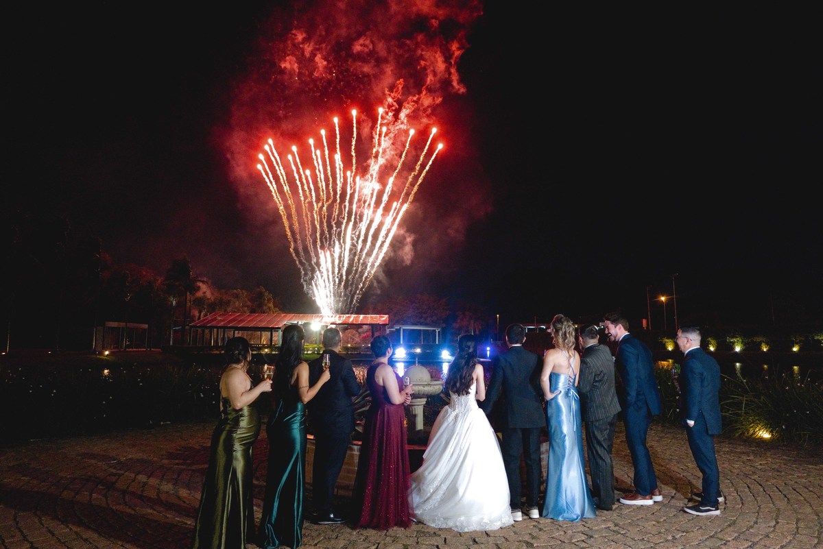 Fotos Casamento Itupeva SP Lagoa Santa Rita Eventos Casal Noivos Caroline e Kaue Casamento ao Ar Livre imagens pelo Fotografo Denis Silveira Especializado em Casamentos