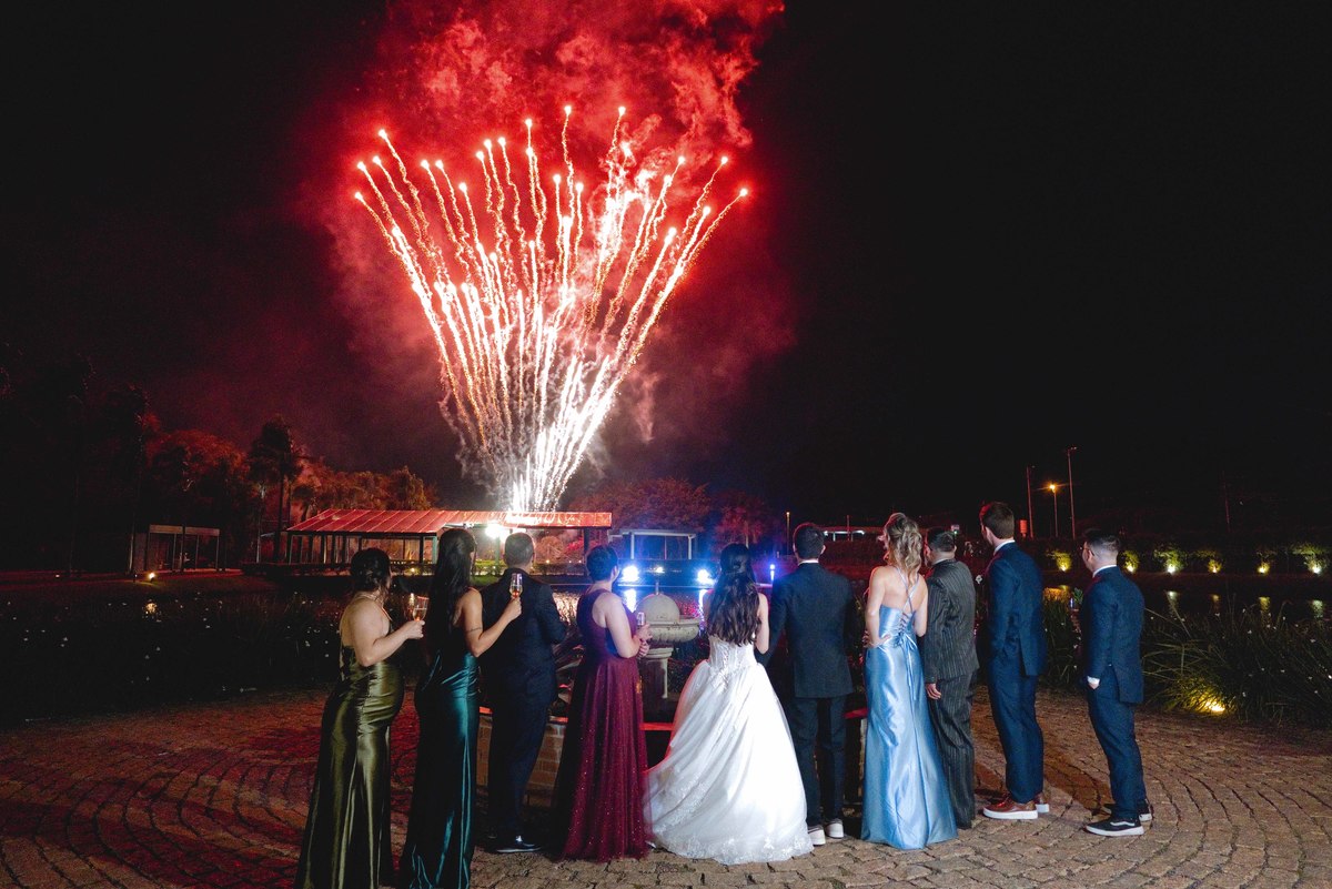 Fotos Casamento Itupeva SP Lagoa Santa Rita Eventos Casal Noivos Caroline e Kaue Casamento ao Ar Livre imagens pelo Fotografo Denis Silveira Especializado em Casamentos