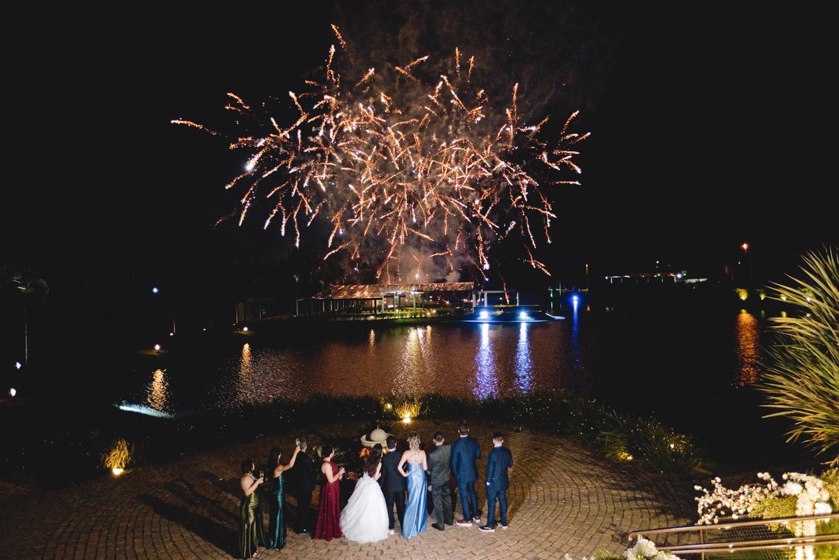 Fotos Casamento Itupeva SP Lagoa Santa Rita Eventos Casal Noivos Caroline e Kaue Casamento ao Ar Livre imagens pelo Fotografo Denis Silveira Especializado em Casamentos