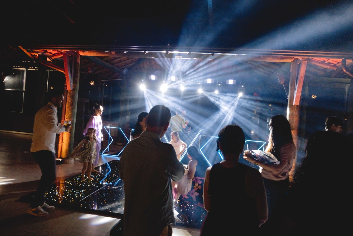 Fotos Casamento Itupeva SP Lagoa Santa Rita Eventos Casal Noivos Caroline e Kaue Casamento ao Ar Livre imagens pelo Fotografo Denis Silveira Especializado em Casamentos