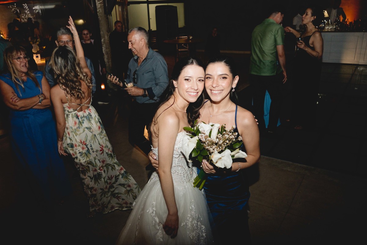 Fotos Casamento Itupeva SP Lagoa Santa Rita Eventos Casal Noivos Caroline e Kaue Casamento ao Ar Livre imagens pelo Fotografo Denis Silveira Especializado em Casamentos