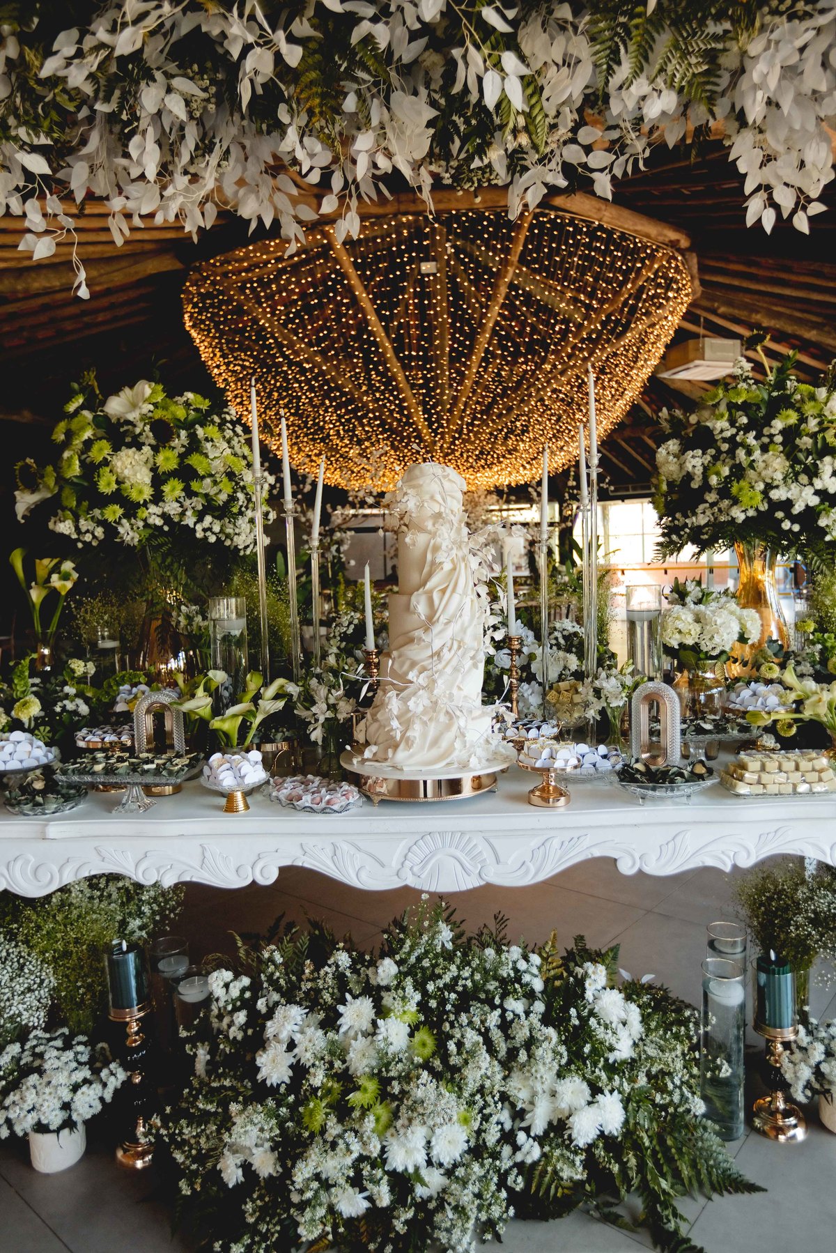 Fotos Casamento Itupeva SP Lagoa Santa Rita Eventos Casal Noivos Caroline e Kaue Casamento ao Ar Livre imagens pelo Fotografo Denis Silveira Especializado em Casamentos