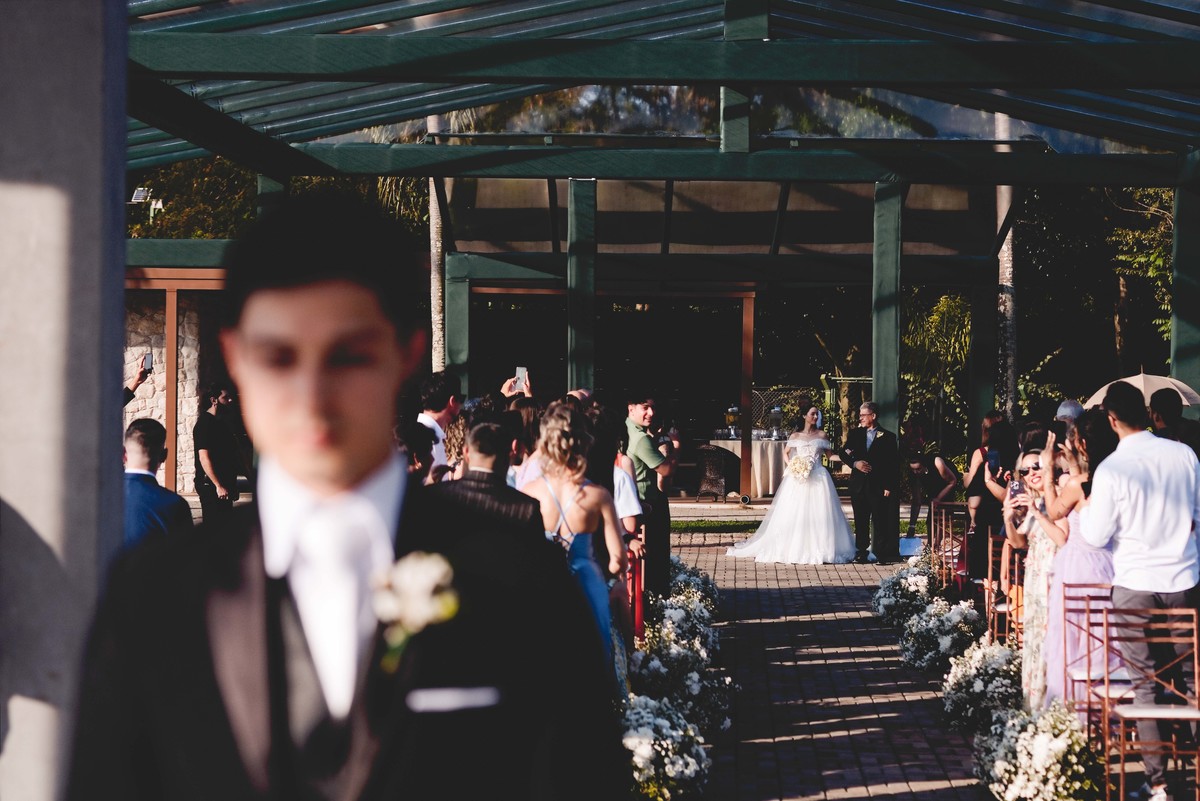 Fotos Casamento Itupeva SP Lagoa Santa Rita Eventos Casal Noivos Caroline e Kaue Casamento ao Ar Livre imagens pelo Fotografo Denis Silveira Especializado em Casamentos