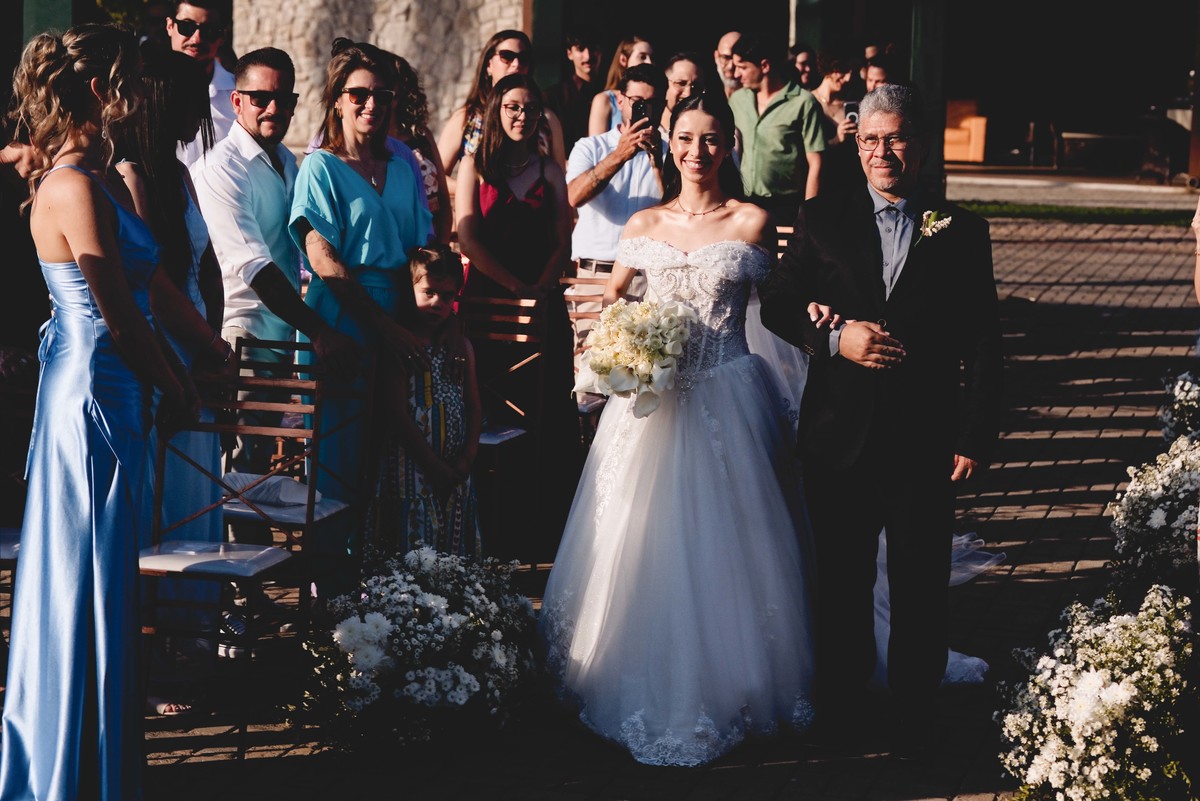 Fotos Casamento Itupeva SP Lagoa Santa Rita Eventos Casal Noivos Caroline e Kaue Casamento ao Ar Livre imagens pelo Fotografo Denis Silveira Especializado em Casamentos