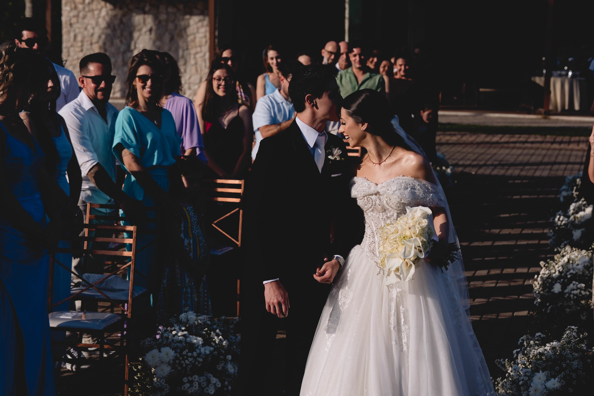 Fotos Casamento Itupeva SP Lagoa Santa Rita Eventos Casal Noivos Caroline e Kaue Casamento ao Ar Livre imagens pelo Fotografo Denis Silveira Especializado em Casamentos