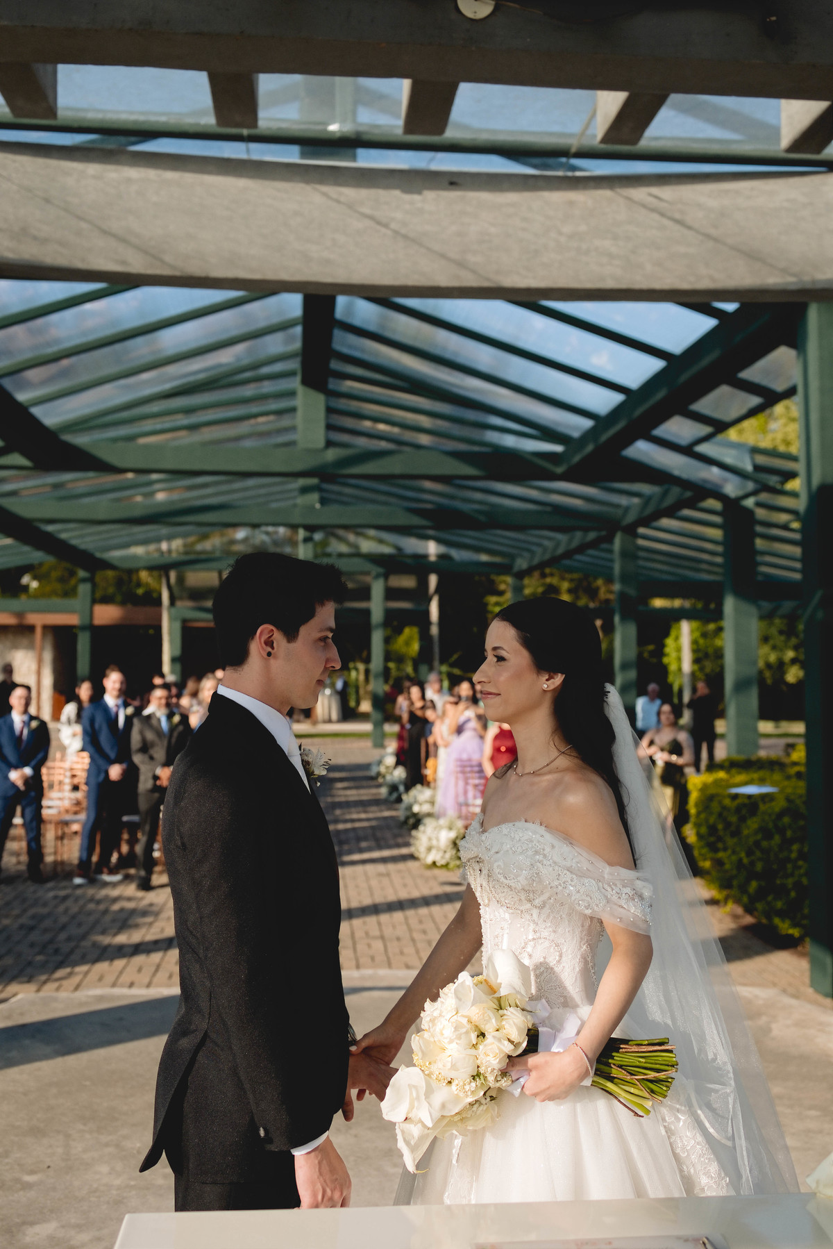 Fotos Casamento Itupeva SP Lagoa Santa Rita Eventos Casal Noivos Caroline e Kaue Casamento ao Ar Livre imagens pelo Fotografo Denis Silveira Especializado em Casamentos