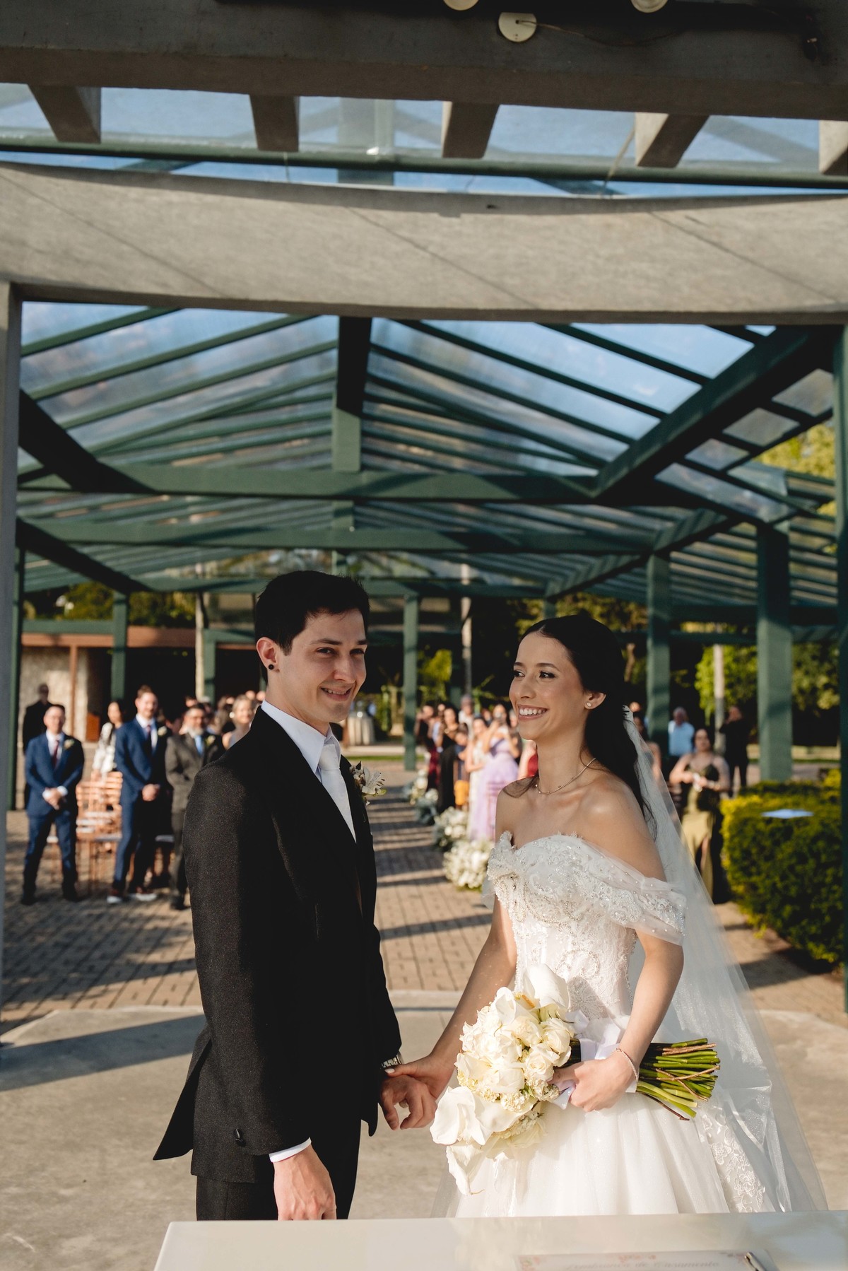 Fotos Casamento Itupeva SP Lagoa Santa Rita Eventos Casal Noivos Caroline e Kaue Casamento ao Ar Livre imagens pelo Fotografo Denis Silveira Especializado em Casamentos