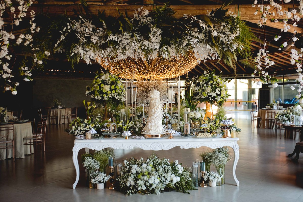 Fotos Casamento Itupeva SP Lagoa Santa Rita Eventos Casal Noivos Caroline e Kaue Casamento ao Ar Livre imagens pelo Fotografo Denis Silveira Especializado em Casamentos