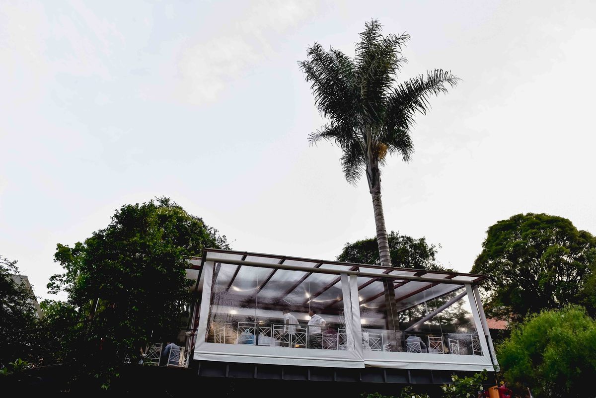 deck externo no espaço casa acoty em cotia sp