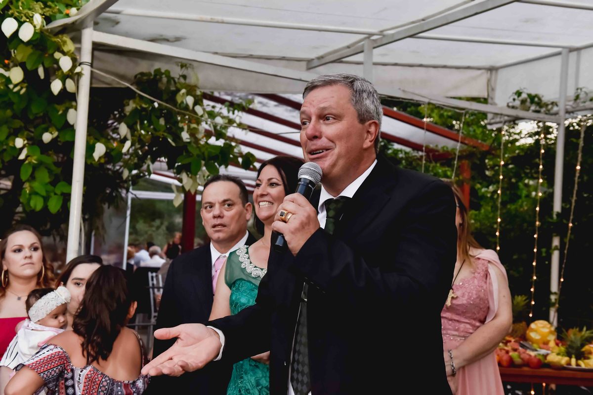 pai da noiva faz discurso