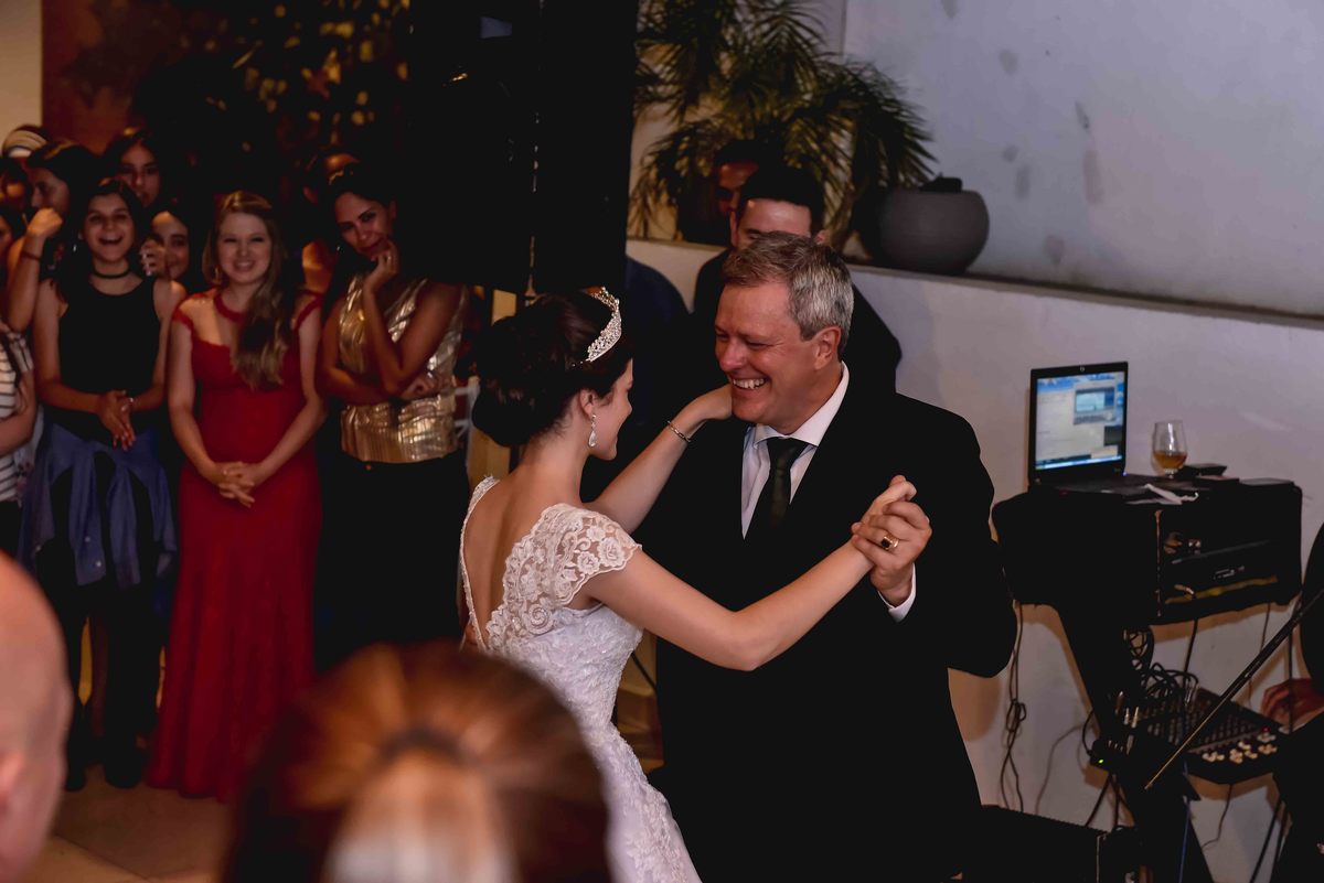 noiva dançando com o pai