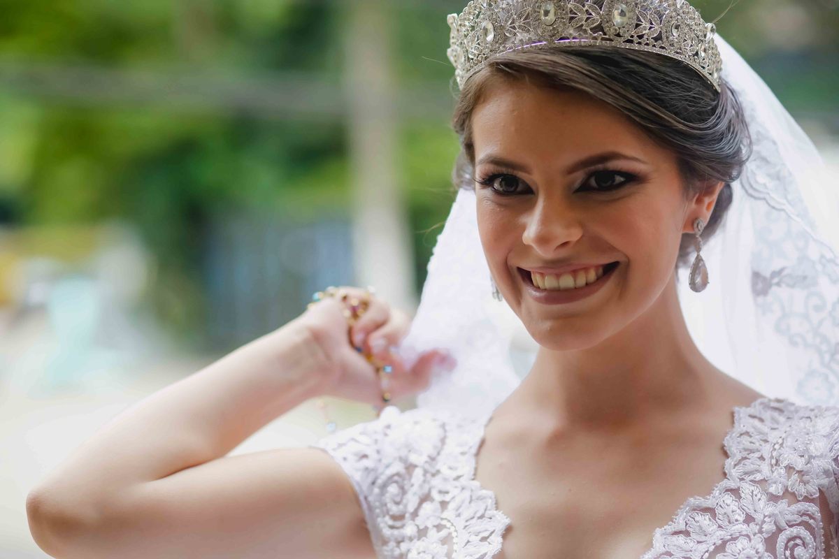 noiva leticia sorrindo