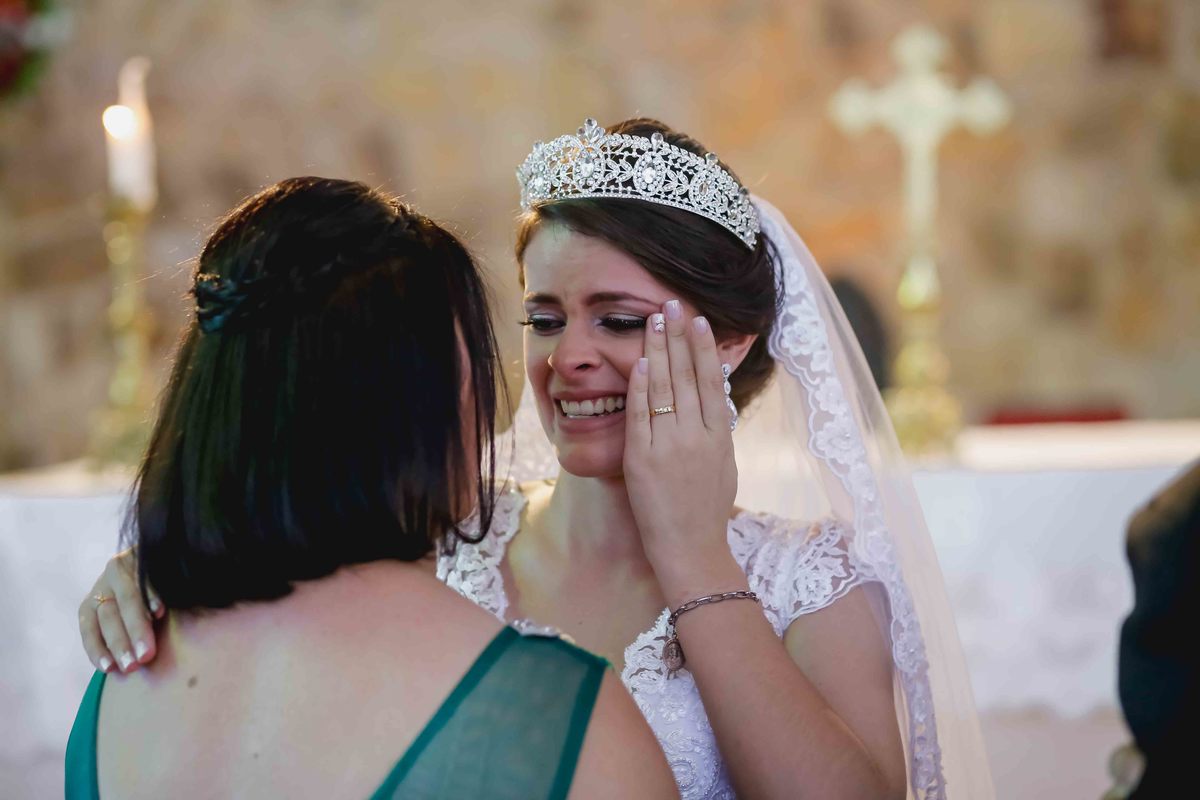 noiva leticia emocionada
