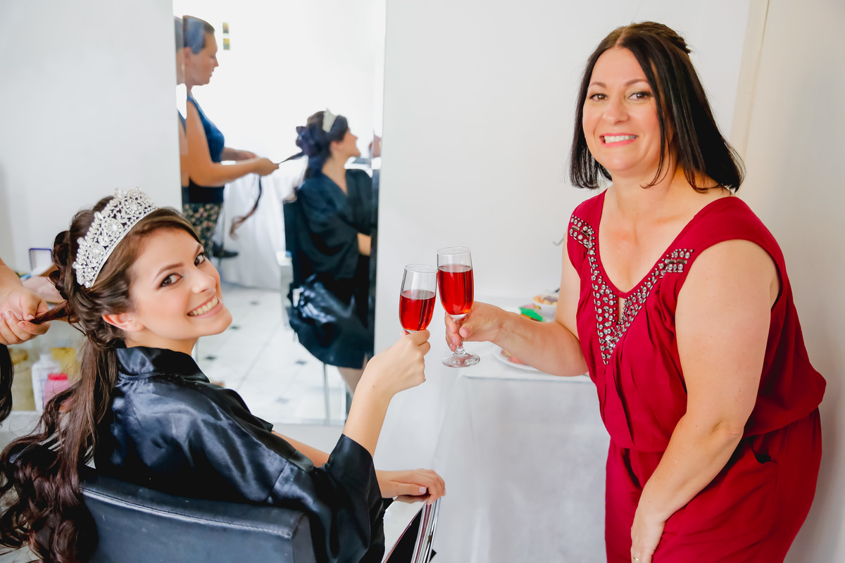 noiva brinda com a mae
