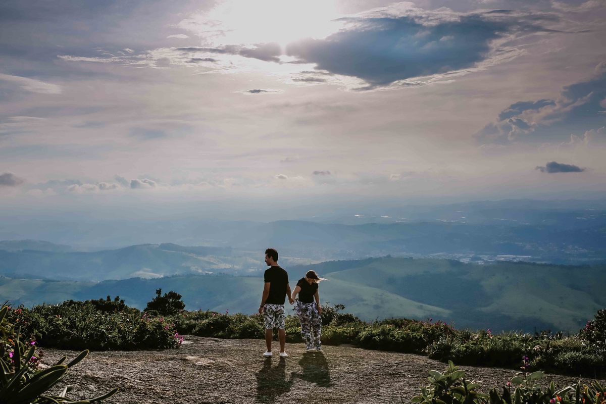 casal na rocha pedra grande em atibaia sp em ensaio
