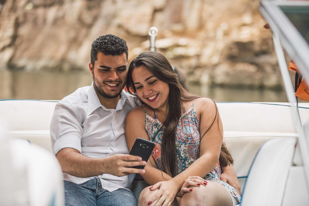 ensaio pré casamento dayane e mauricio em capitolio minas gerais fotografia de casal fotografo de casamentos denis silveira fotografia