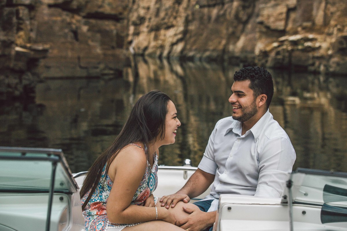 ensaio pré casamento dayane e mauricio em capitolio minas gerais fotografia de casal fotografo de casamentos denis silveira fotografia