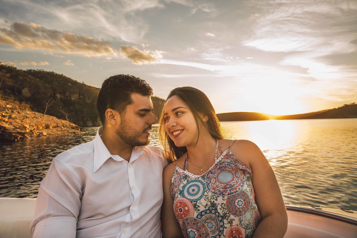 ensaio pré casamento dayane e mauricio em capitolio minas gerais fotografia de casal fotografo de casamentos denis silveira fotografia