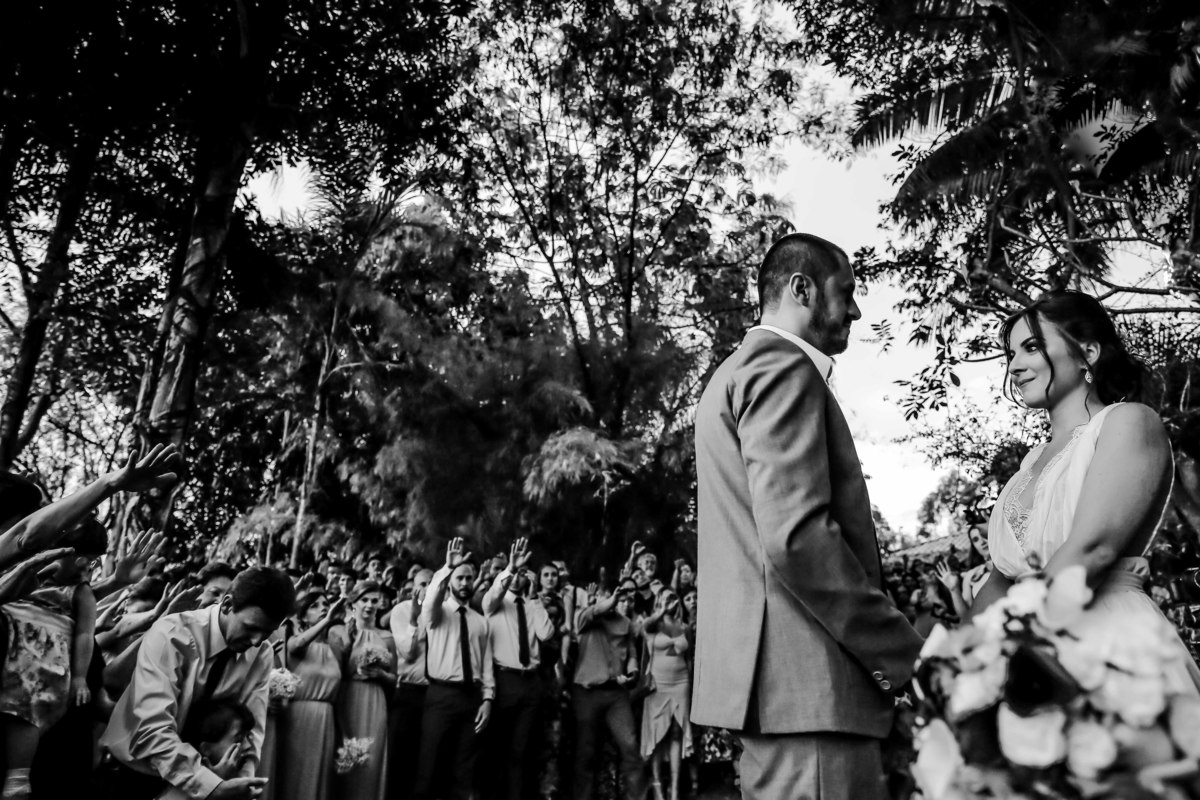 fotografia de casamento na roça em fazenda em caconde sp casal de noivos taina e carlos fotos pelo fotografo denis silveira especializado em casamentos