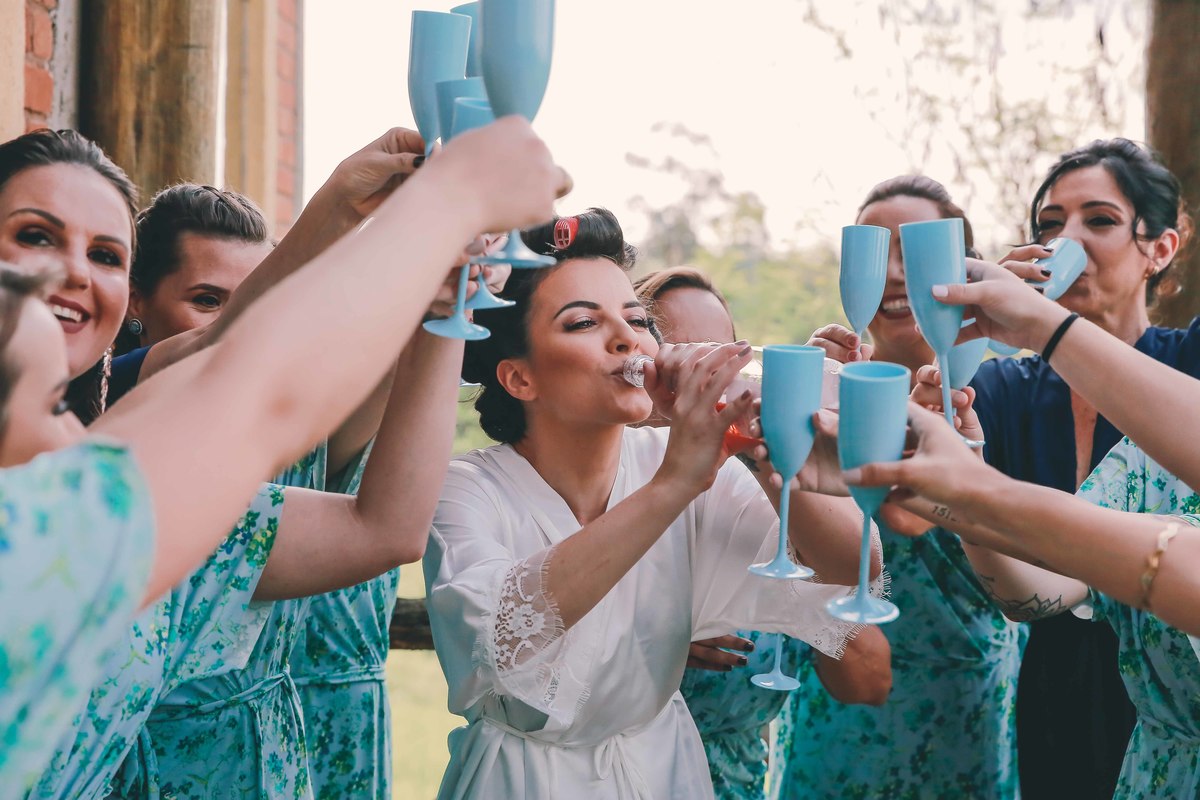 fotografia de casamento na roça em fazenda em caconde sp casal de noivos taina e carlos fotos pelo fotografo denis silveira especializado em casamentos