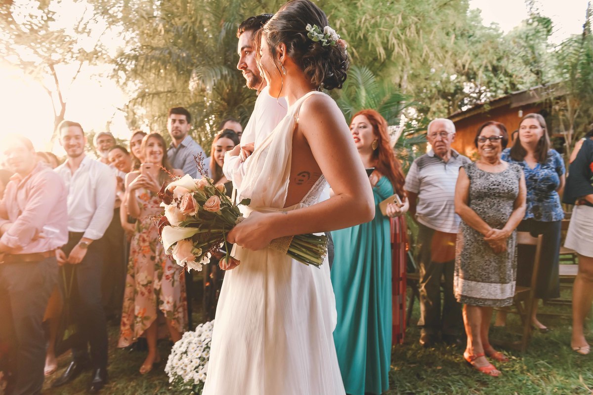 fotografia de casamento na roça em fazenda em caconde sp casal de noivos taina e carlos fotos pelo fotografo denis silveira especializado em casamentos