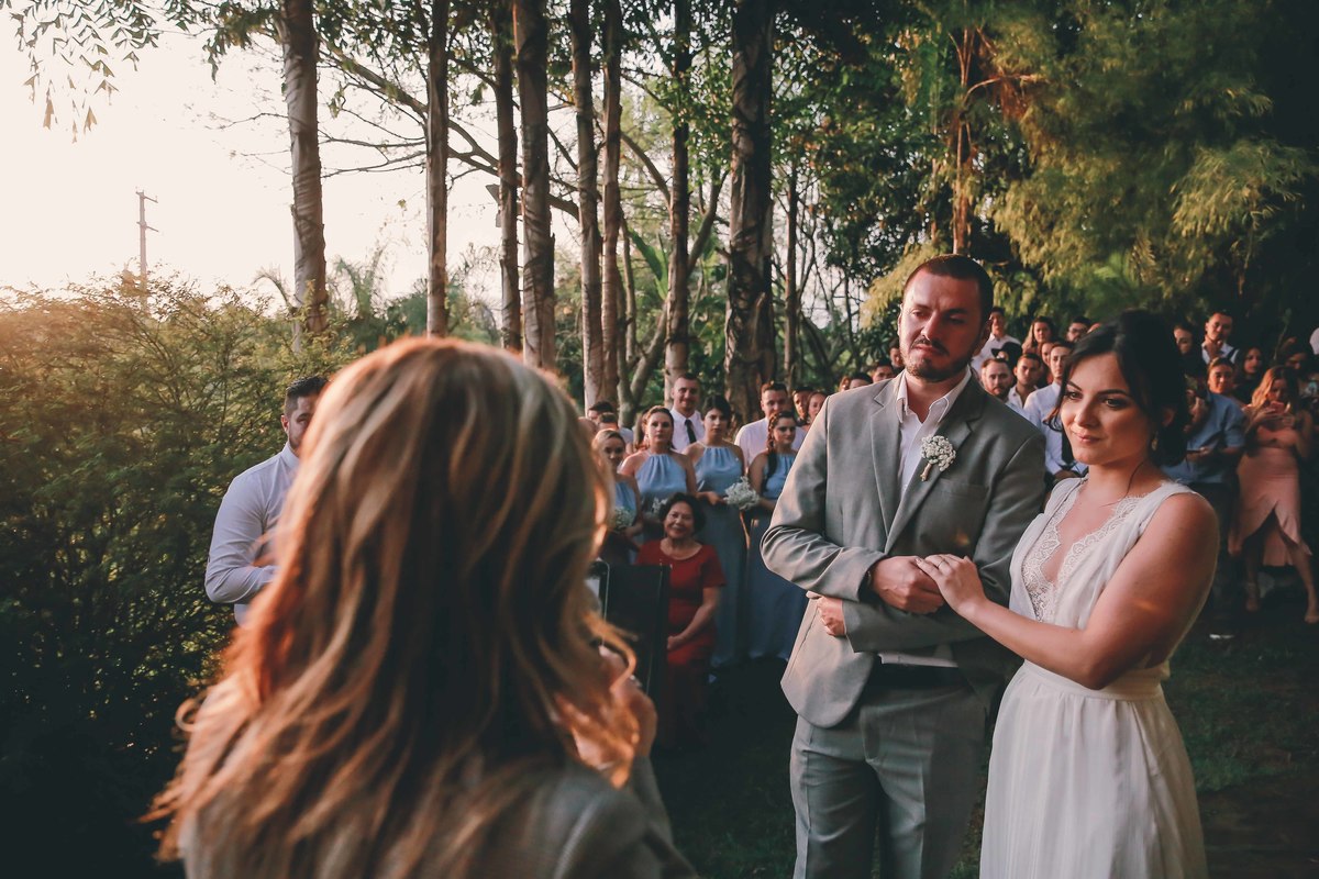 fotografia de casamento na roça em fazenda em caconde sp casal de noivos taina e carlos fotos pelo fotografo denis silveira especializado em casamentos